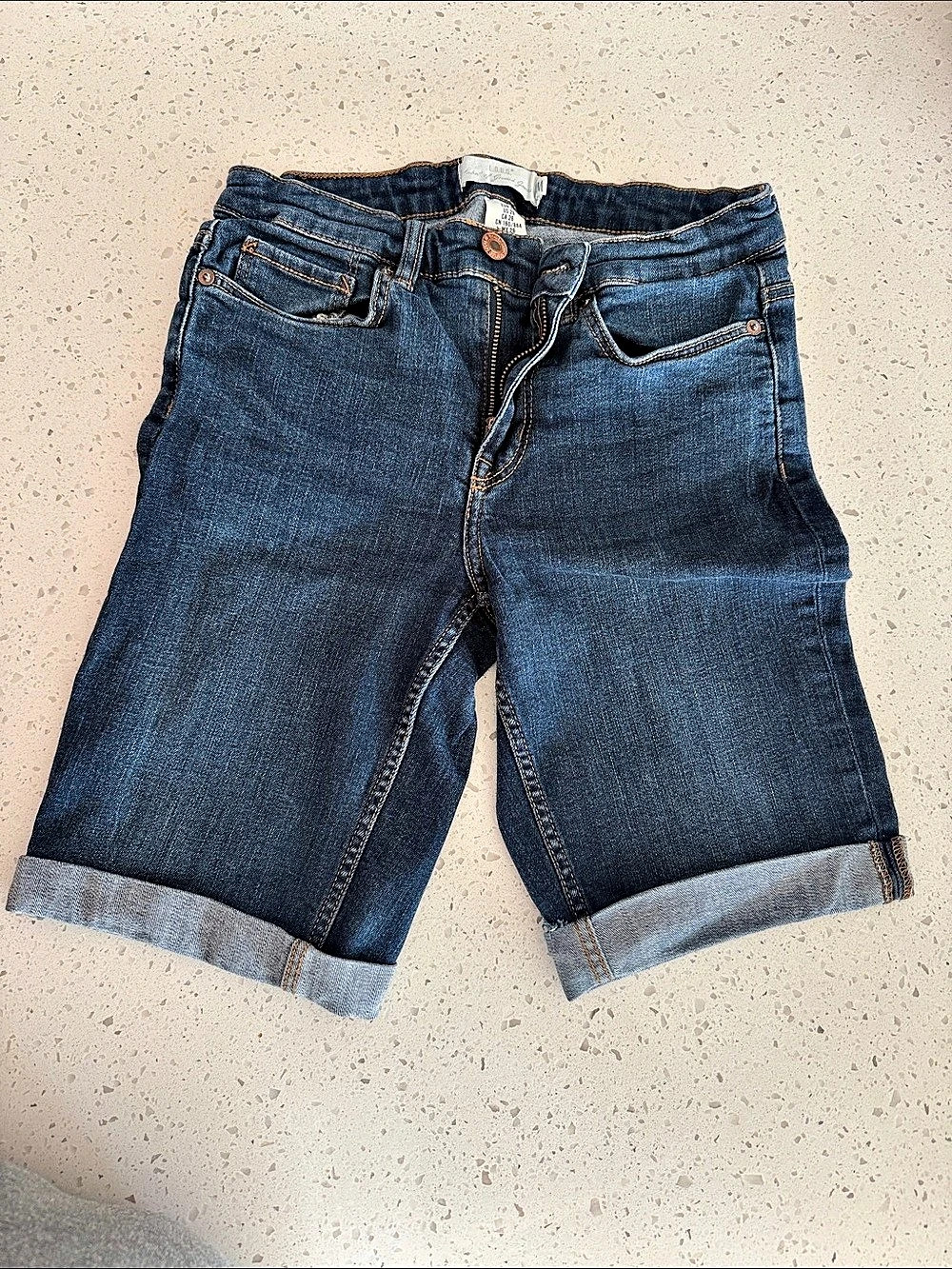 H&M L.O.G.G. woMen's Denim Jean Shorts Waist 26